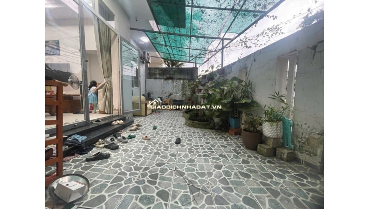 7 tỷ 2 - 100m ngang hơn 8m nhà 3 tầng kiên cố sát Vạn Phúc City - HẺM XE HƠI TỚI CỬA